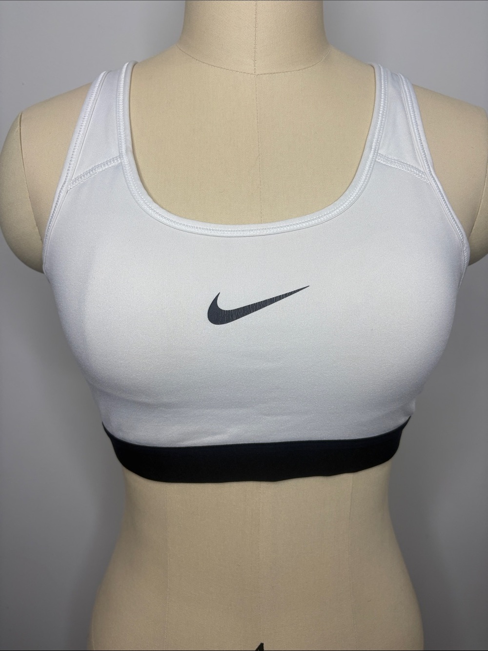 Nike Swoosh Medium Support Padded Sports Bra White Black Medium